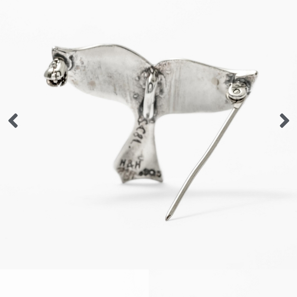 SHREVE, CRUMP & LOW Nantucket Whale Tail pin (CHAIN NOT INCLUDED) - Picture 10 of 11